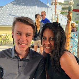 Meet your Posher, Melissa